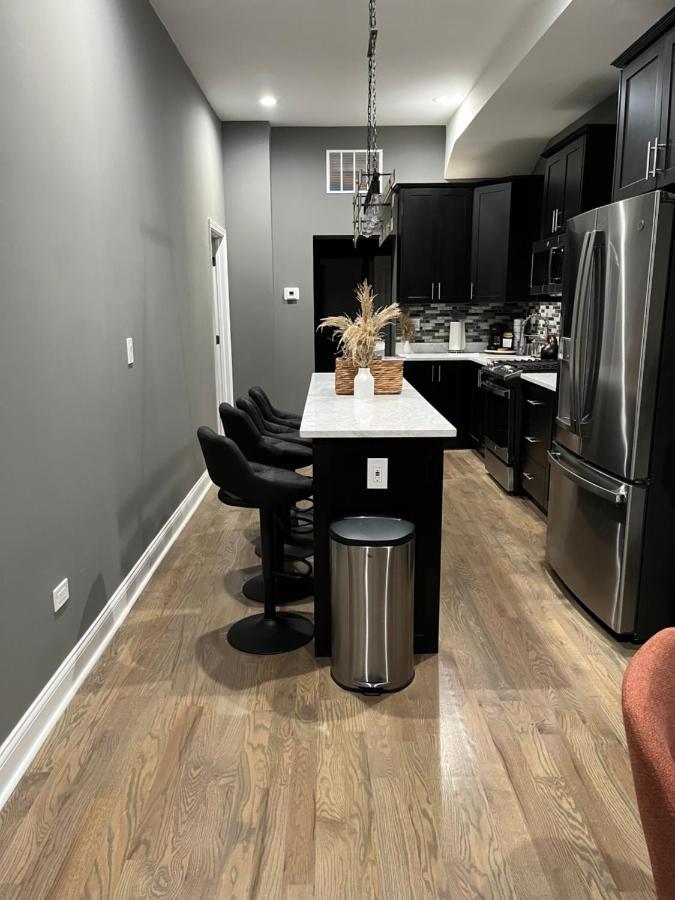 Rustic Mix Apartment Chicago Exterior photo